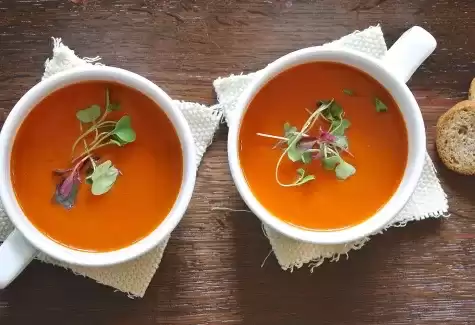 2 bowls of tomato soup