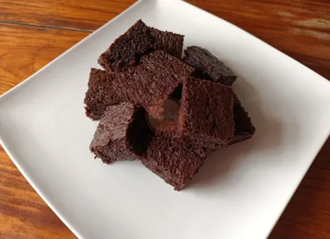 Air Fryer Brownies on a plate