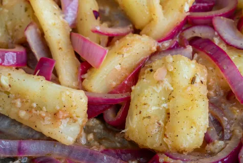 Yuca con Mojo close up