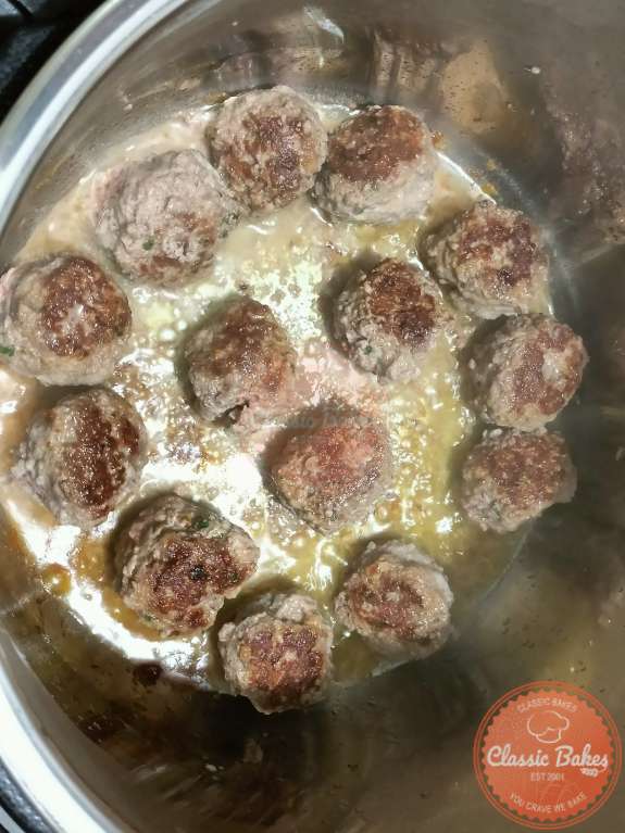 Cooked Swedish meatballs in the instant pot