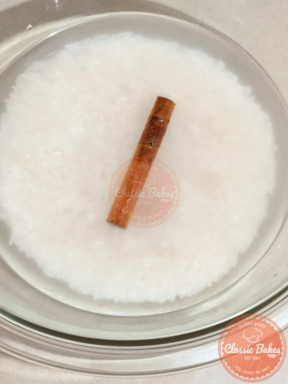 Soaking rice and cinnamon stick into water