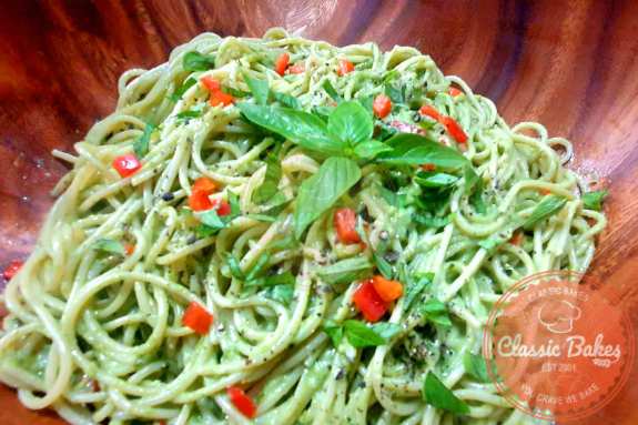 Spinach sauce pasta.